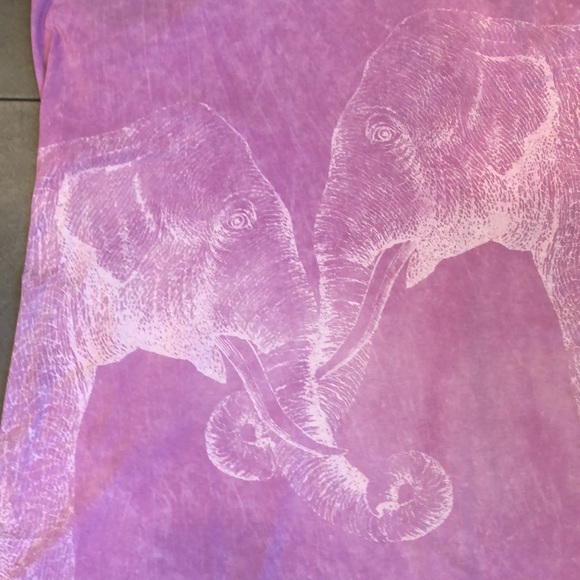 Romeo & Juliet Couture Tank Top - Picture 2 of 6